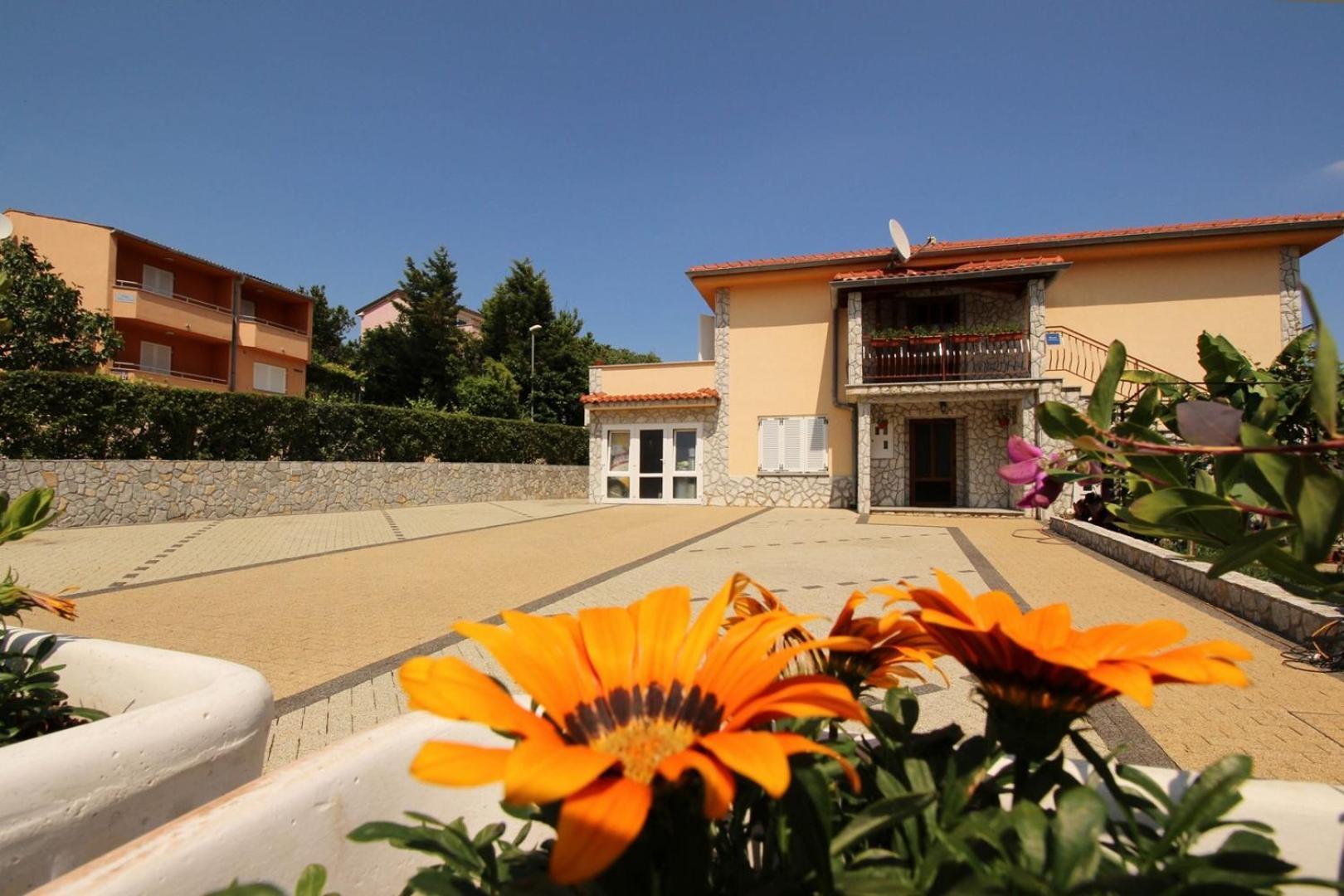 Apartments Nevenka K. Чизичі Екстер'єр фото